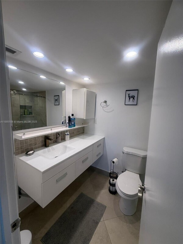 Building Photo - 18021 Biscayne Blvd