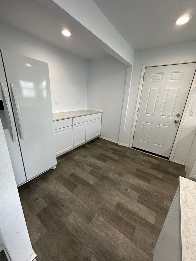 Building Photo - 3 Bed, 1 Bath Home for Rent-$1800