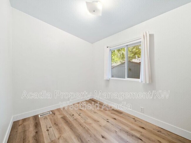 Building Photo - 642 Harmony Ct