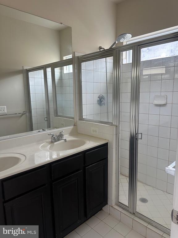 Building Photo - 22546 Phillips St