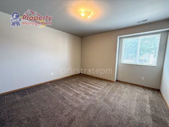 Building Photo - 4876 W Blodgett Ln