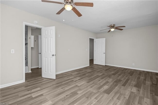 Building Photo - 926 W 26th St