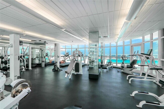 Building Photo - 218 SE 14th St