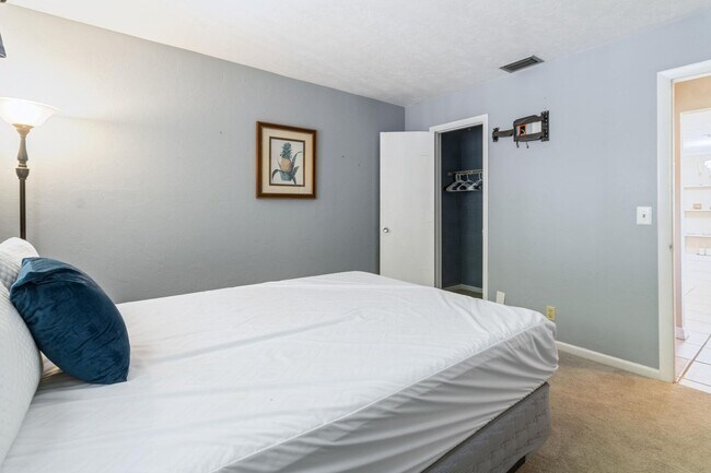 Building Photo - 2258 Palmetto Rd