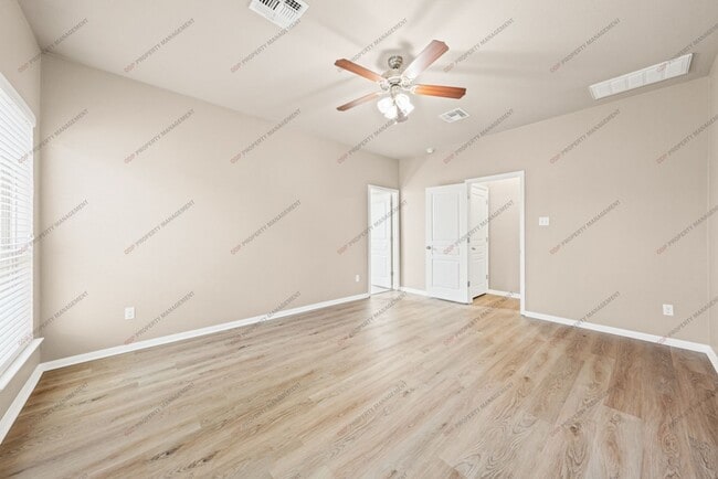 Building Photo - 513 Wedgwood Dr