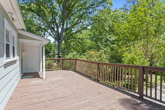 Building Photo - 214 Waddell Rd