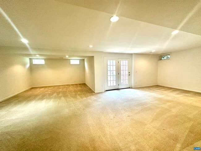 Building Photo - 252 Millstream Dr