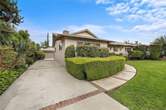 Building Photo - 509 California Dr