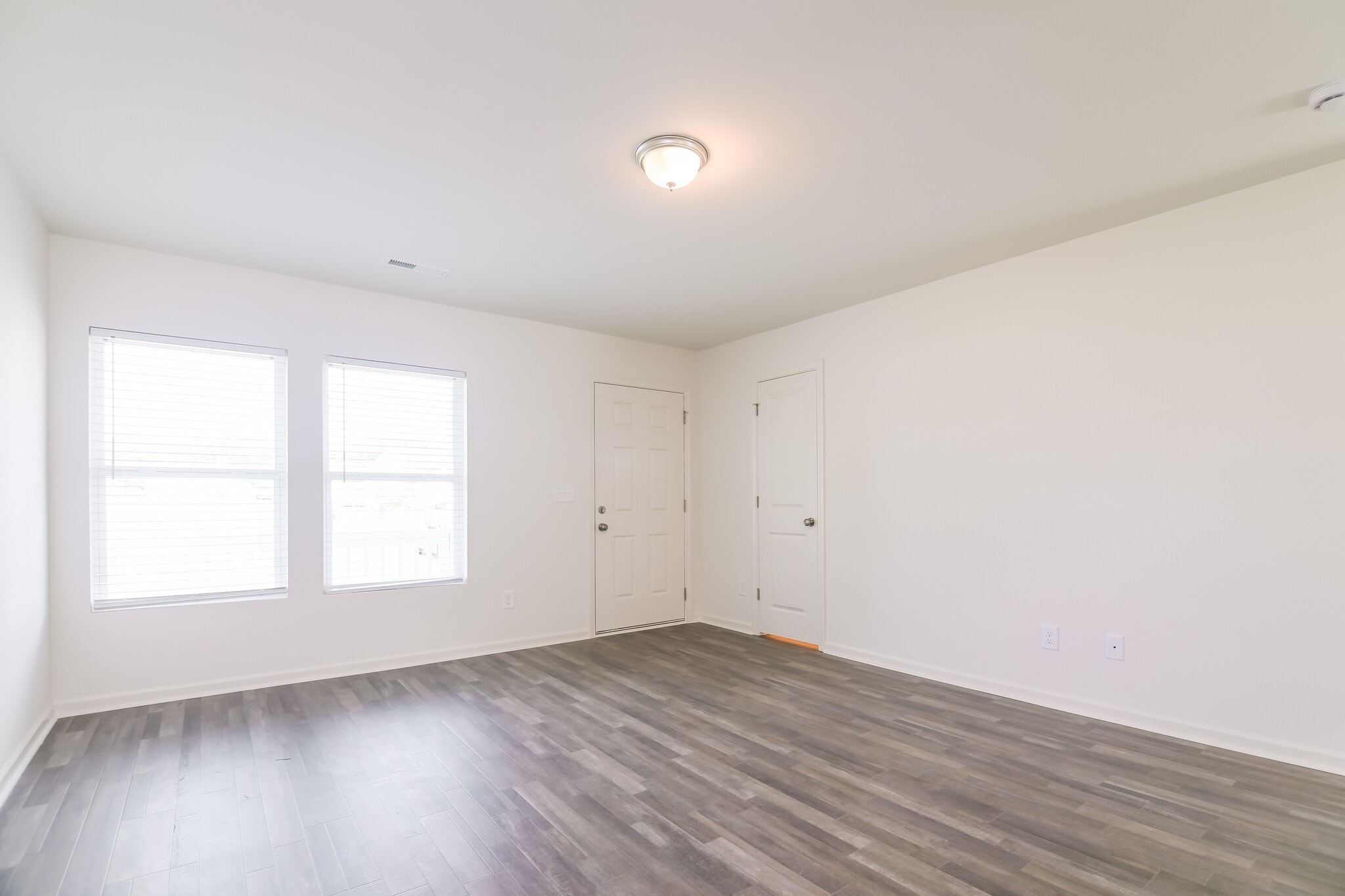 Building Photo - 2205 Samuel Ln