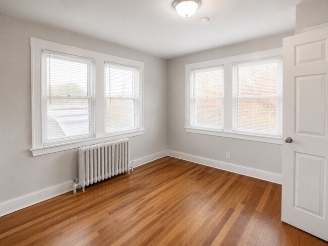 Building Photo - 28 Edinboro Rd