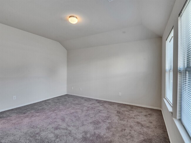 Building Photo - 2806 Morgensen Dr