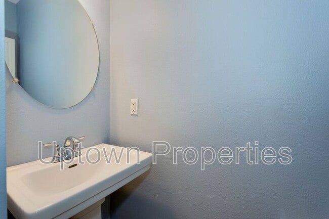 Building Photo - 3706 SW Troy St