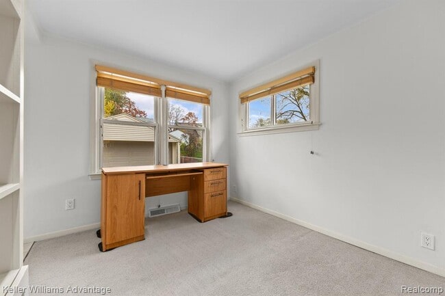 Building Photo - 4516 Robinwood Ave