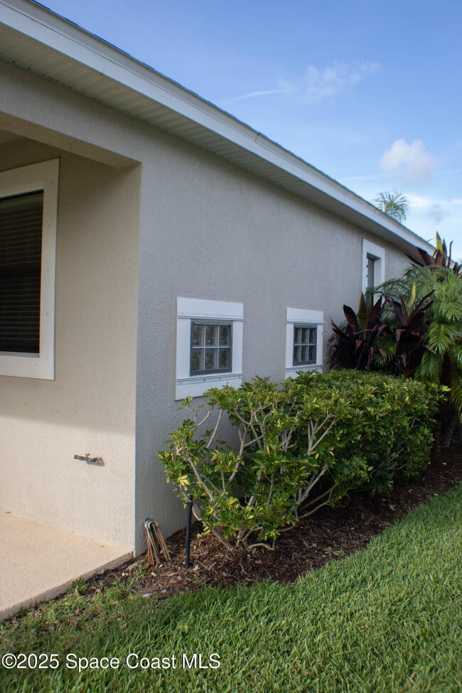 Building Photo - 7518 Bluemink Ln