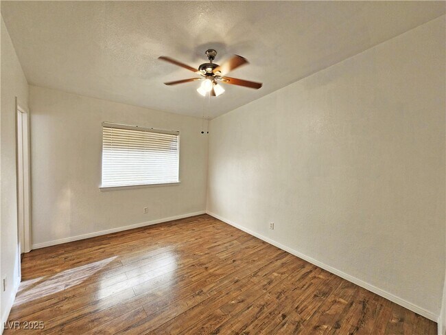 Building Photo - 2341 Yakima Ave