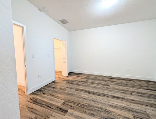 Building Photo - Spacious 3 Bedroom / 3.5 Bathroom Townhome for Rent – Miami