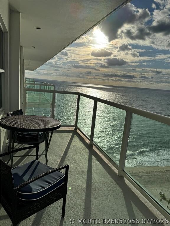 Building Photo - 3550 Galt Ocean Dr