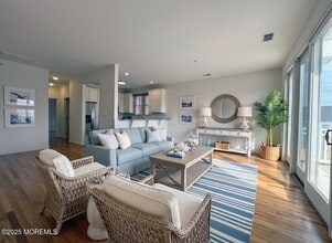 Building Photo - 865 Arnold Ave