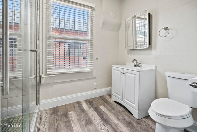 Building Photo - 3418 Yandell Dr