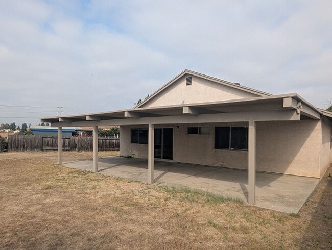 Building Photo - 4 Bedroom, 2 Bath - Single Story Home in P...