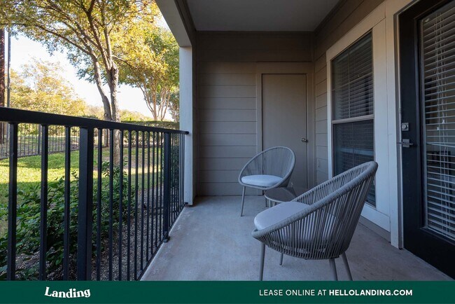 Building Photo - 420 W Slaughter Ln