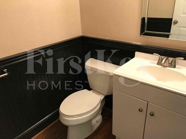 Building Photo - 1609 Flat Rock Dr SW