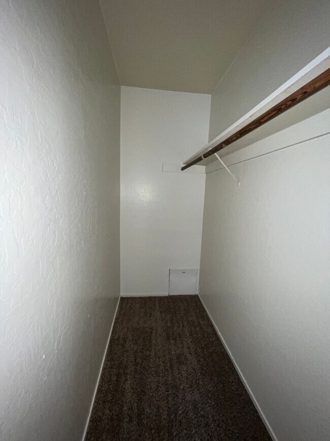 Building Photo - 2954