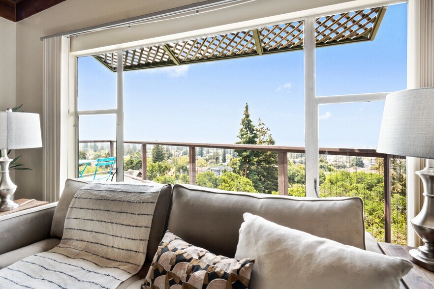 Building Photo - 52 Panoramic Way