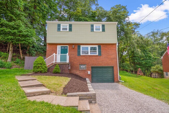 Building Photo - AVAILABLE AUGUST 1ST!! Gorgeous 3 BEDROOM ...