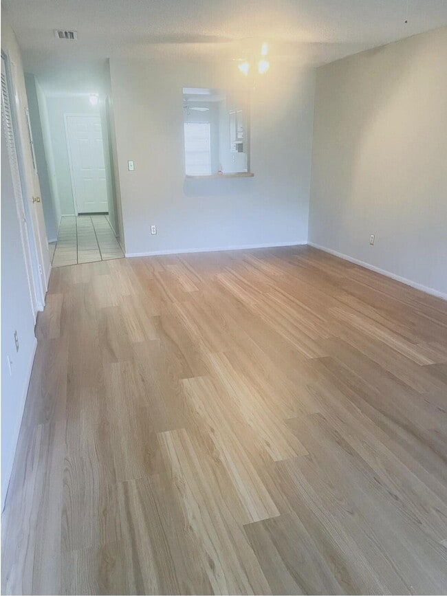 Building Photo - 6010 Indrio Rd