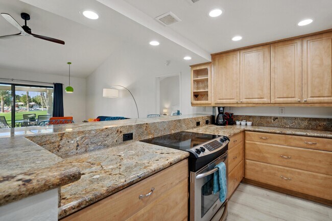 Building Photo - 40985 La Costa Cir W