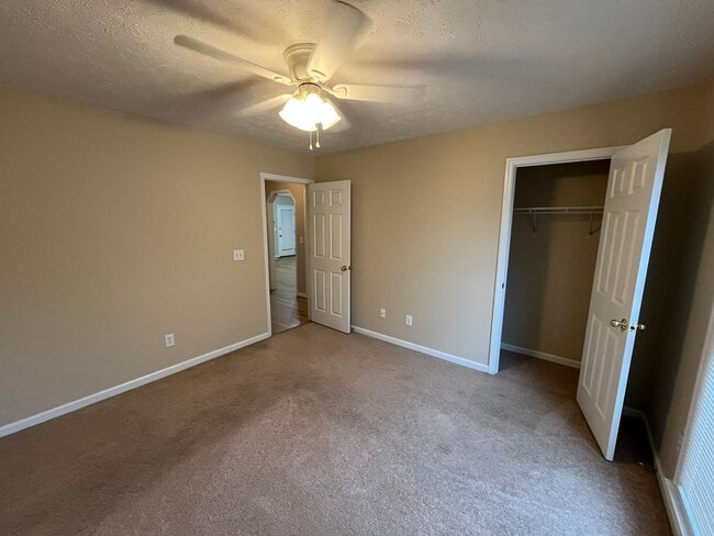 Building Photo - Home You’ll Love Coming Home To