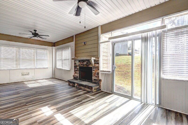 Building Photo - 100 Ruby Ln