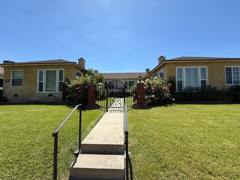 Building Photo - 1216 W Victory Blvd