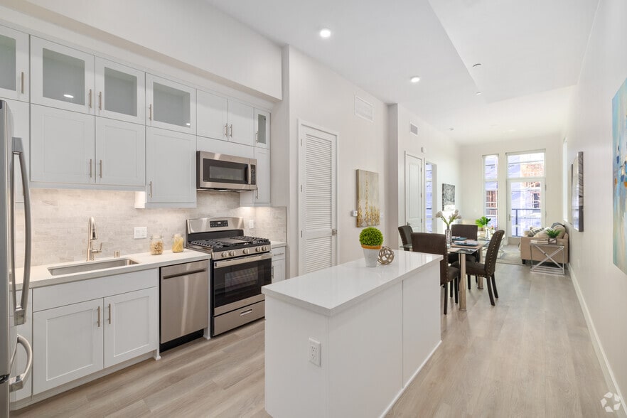 1BR, 1BA - 668SF - Kitchen - Asano on Ivy