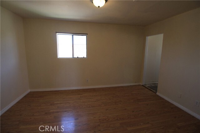 Building Photo - 1051 W 46th St