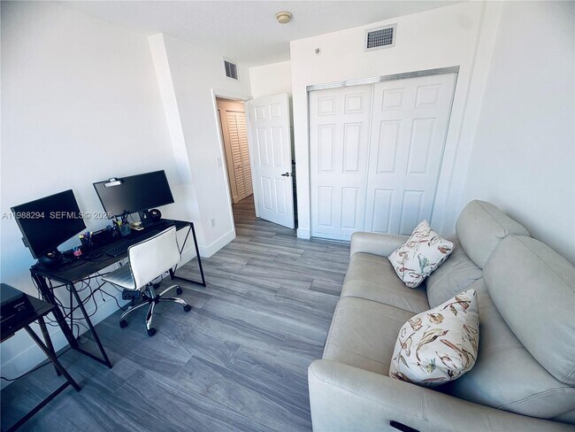 Building Photo - 900 SW 8th St