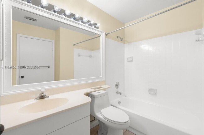 Building Photo - 1208 Coral Club Dr