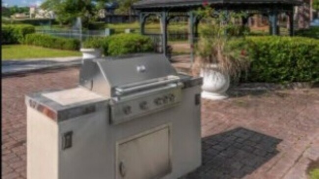 Building Photo - 622 Filmore St