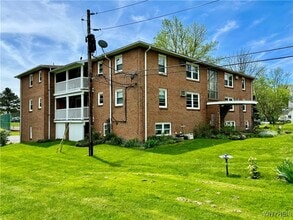 Building Photo - 6321 W Quaker St