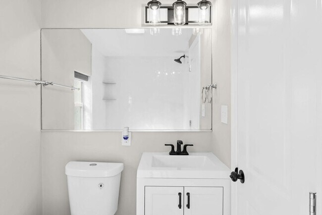 Building Photo - 3BR/2BA Cottage that's on the Rive – Minutes from Downtown Knoxville and Maryville