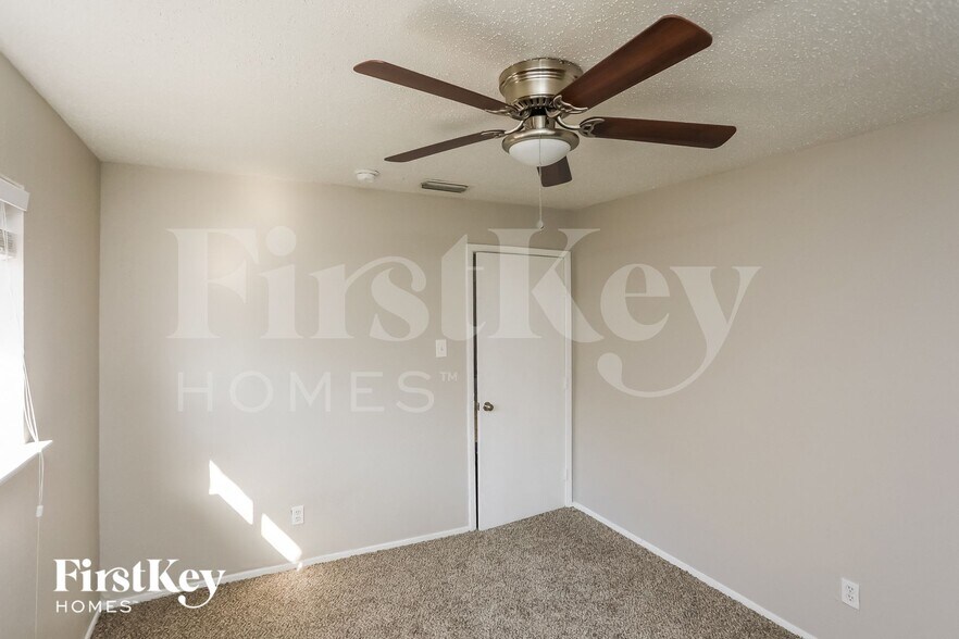 Building Photo - 612 Coolwood Ln