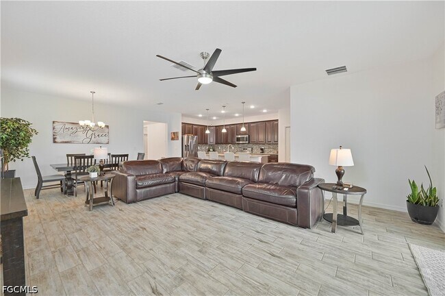 Building Photo - 8784 Cascade Price Cir