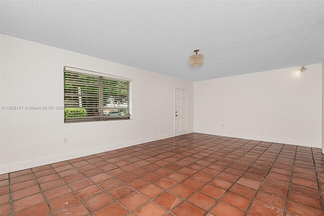 Building Photo - 309 Bird Rd