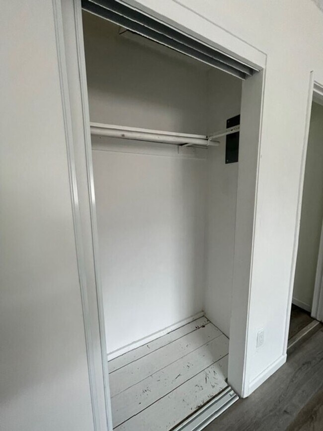 Building Photo - 2-Bedroom, 1-Bath Duet in Union City