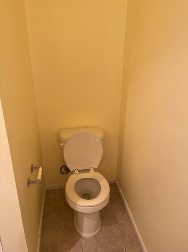 Building Photo - 3bd/2.5ba Lynnwood Townhome