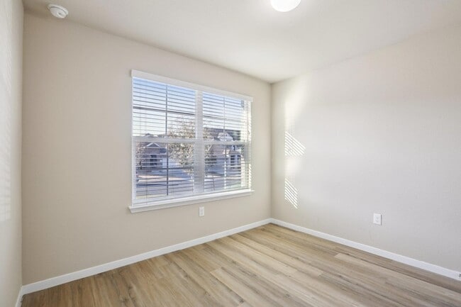 Building Photo - 13205 Henneman Dr