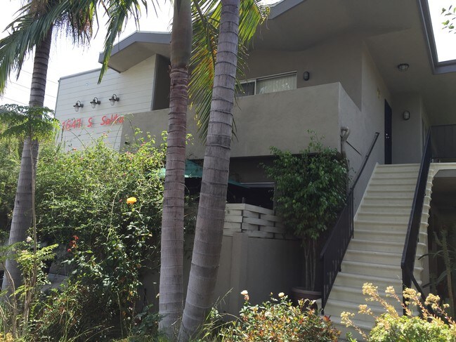 Front of the building. - 1547 Saltair S Ave