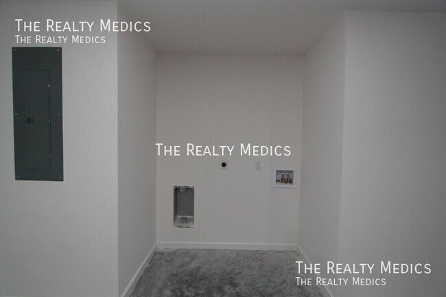 Building Photo - 978 Gulfport Rd SE