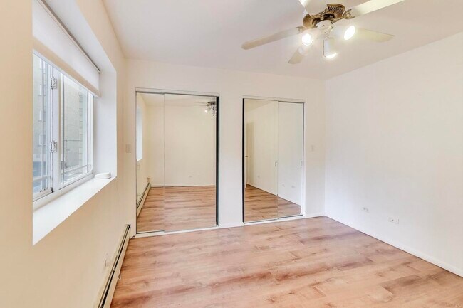 Building Photo - 5400 N Sheridan Rd